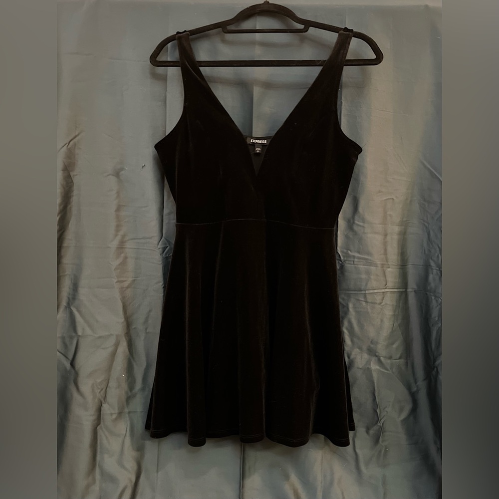 Express| Velvet romper/skirt | Wired V neck | Size Small